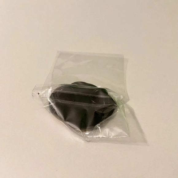 Metroid Samus Aran Enamel Metal Pin  Double Rubber Backing - Picture 11 of 11
